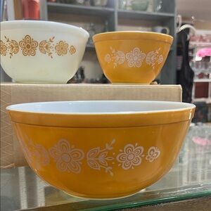 Pyrex Butterfly Vintage Floral Mixing Bowls